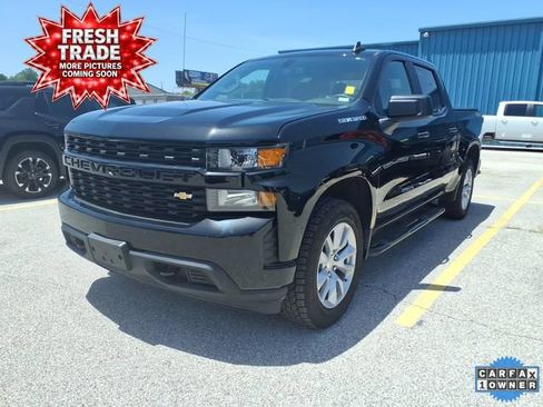 Used 2020 Chevrolet Silverado 1500 Custom w/ Custom Value Package AWD/4WD image 1