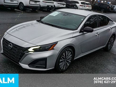 Used 2024 Nissan Altima 2.5 SV image 15