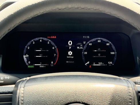 Certified 2025 Toyota Tacoma TRD Off-Road w/ TRD Off Road Premium Package AWD/4WD image 9