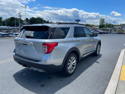 Used 2023 Ford Explorer XLT w/ Equipment Group 202A AWD/4WD image 6
