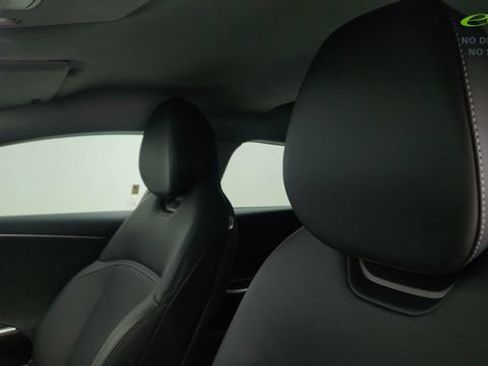 Used 2025 Lucid Air Pure RWD image 33