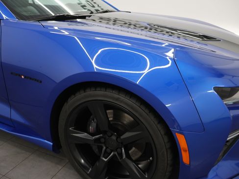 Used 2018 Chevrolet Camaro SS w/ LPO, Ground Effects Package RWD image 23