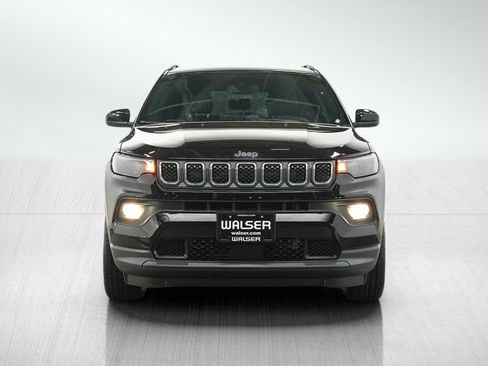 Used 2023 Jeep Compass Latitude AWD/4WD image 8