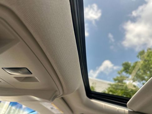 Used 2020 Cadillac Escalade Luxury AWD/4WD image 22