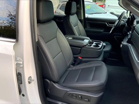 Used 2025 GMC Sierra 1500 SLT image 8