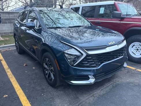 Used 2023 Kia Sportage EX image 4