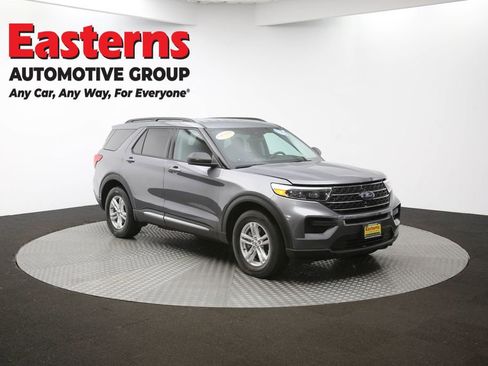 Used 2022 Ford Explorer XLT image 48