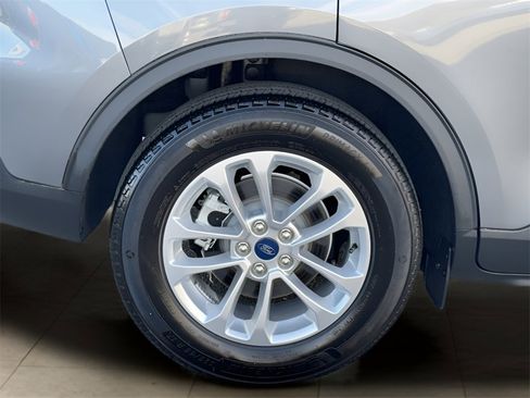 Used 2022 Ford Escape SE w/ Cold Weather Package image 39