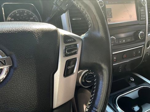 Used 2017 Nissan Titan S image 12