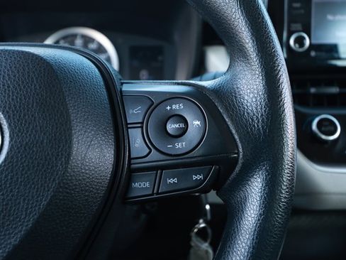Used 2022 Toyota Corolla LE FWD image 14