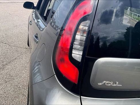Used 2019 Kia Soul + FWD image 30