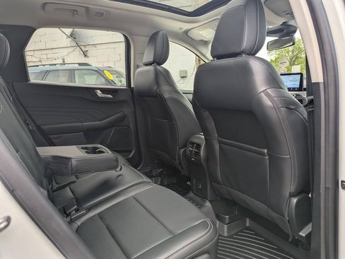 Used 2022 Ford Escape Titanium AWD/4WD image 19