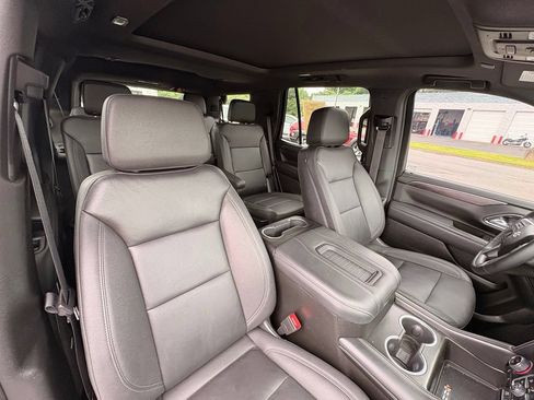 Used 2023 Chevrolet Tahoe Z71 w/ Z71 Off-Road Package AWD/4WD image 32