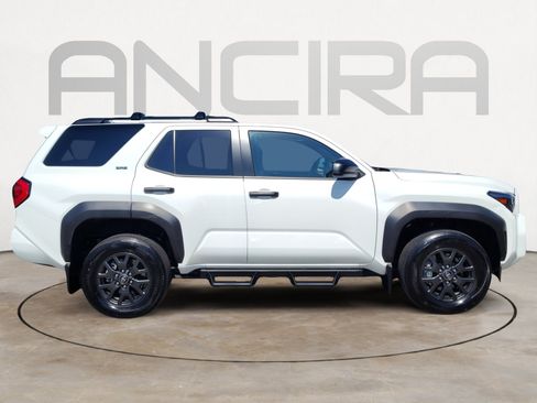 Used 2025 Toyota 4Runner SR5 AWD/4WD image 12
