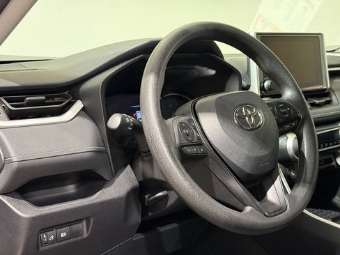Certified 2025 Toyota RAV4 LE AWD/4WD image 17