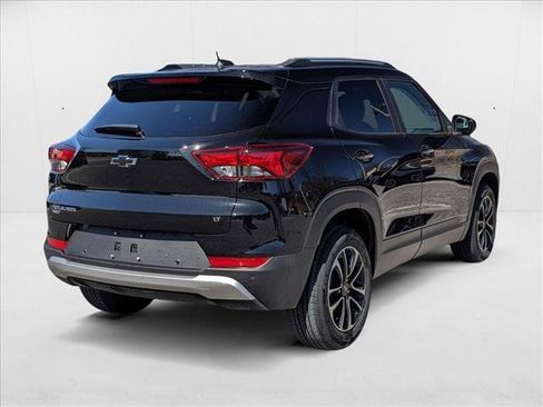 New 2025 Chevrolet TrailBlazer LT w/ Convenience Package image 2