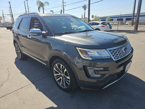 Used 2017 Ford Explorer Platinum AWD/4WD image 5