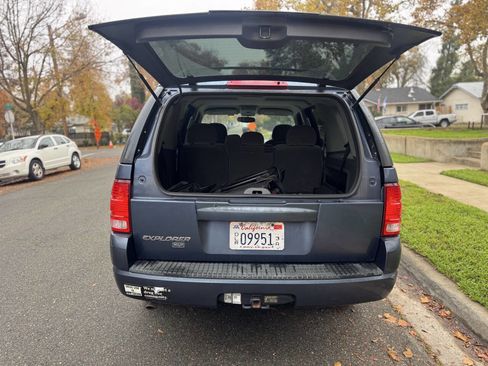 Used 2004 Ford Explorer Sport XLT image 4