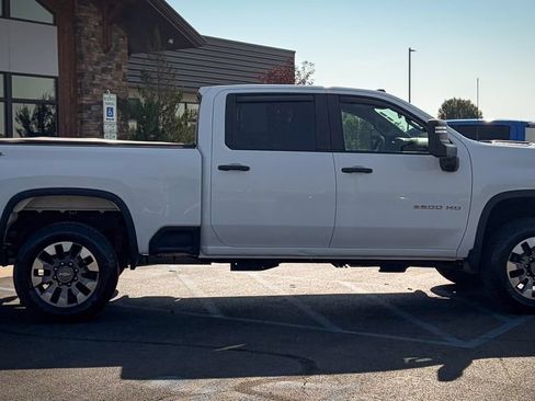 Used 2022 Chevrolet Silverado 2500 Custom w/ Custom Convenience Package AWD/4WD image 27