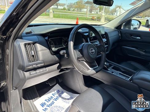 Used 2025 Nissan Pathfinder SL FWD image 58