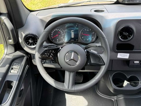 New 2025 Mercedes-Benz Sprinter 2500 image 15