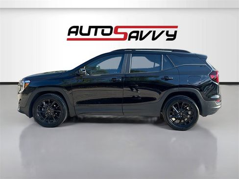 Used 2024 GMC Terrain SLE w/ Driver Convenience Package image 4