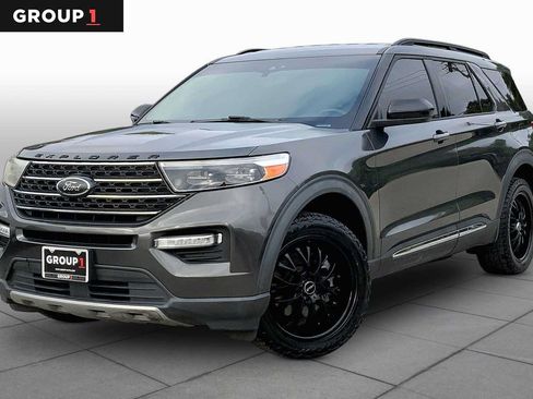 Used 2020 Ford Explorer XLT w/ Equipment Group 202A AWD/4WD image 1