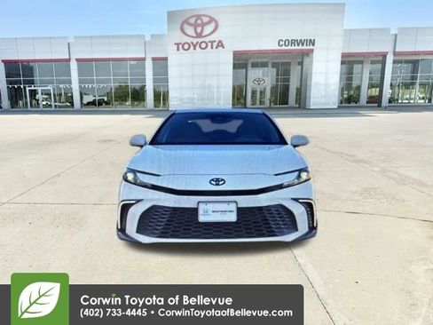 Used 2025 Toyota Camry SE FWD image 2