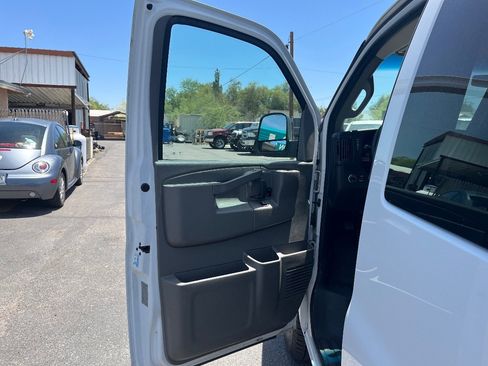 Used 2017 Chevrolet Express 3500 LT w/ LT Preferred Equipment Group RWD image 25
