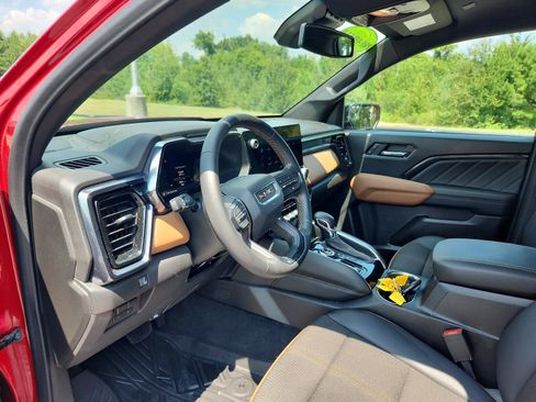 Used 2026 GMC Canyon AT4 AWD/4WD image 14