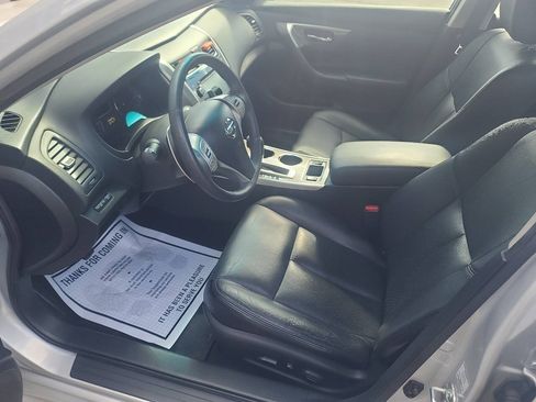 Used 2015 Nissan Altima 3.5 SL FWD image 11