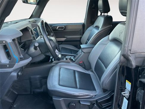 Used 2022 Ford Bronco Black Diamond image 9