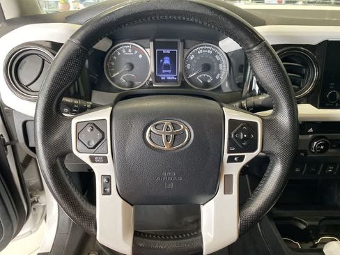 Used 2016 Toyota Tacoma SR5 w/ SR5 Appearance Package (DN) AWD/4WD image 16