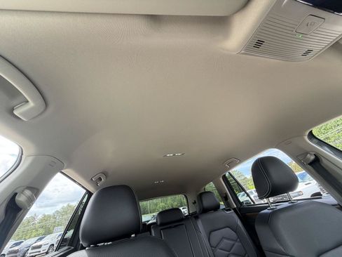 Used 2025 Volkswagen Atlas SE FWD image 22