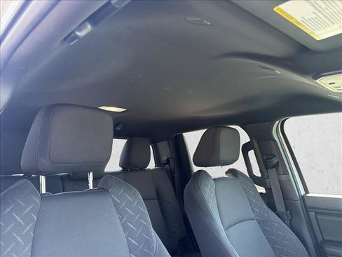 Certified 2025 Toyota Tacoma SR5 AWD/4WD image 29
