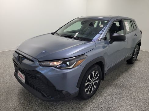 Used 2024 Toyota Corolla Cross AWD Hybrid image 2