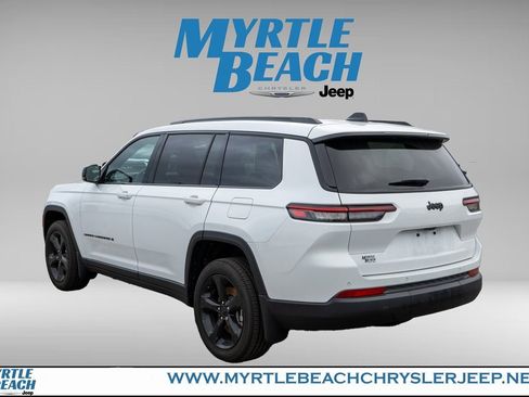 Certified 2024 Jeep Grand Cherokee L Altitude image 4