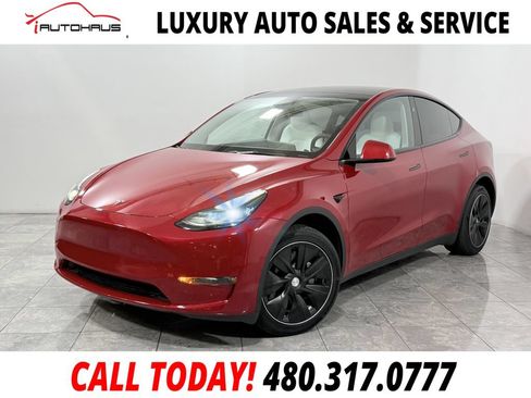 Used 2023 Tesla Model Y Long Range AWD/4WD image 1