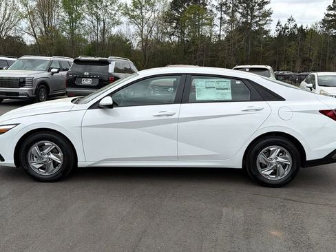 New 2026 Hyundai Elantra SE FWD image 9