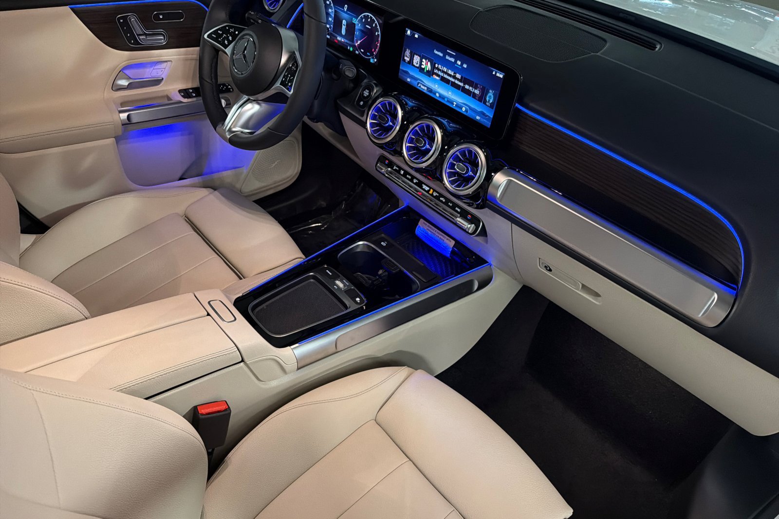 New 2026 Mercedes-Benz GLB 250 4MATIC image 14