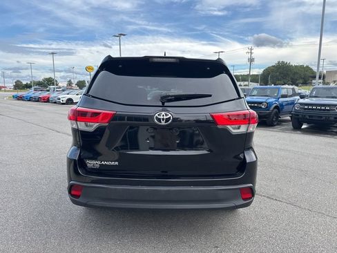 Used 2018 Toyota Highlander XLE image 4