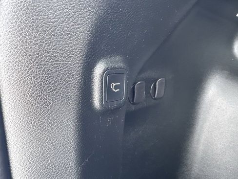 Used 2019 Jeep Cherokee Trailhawk image 10