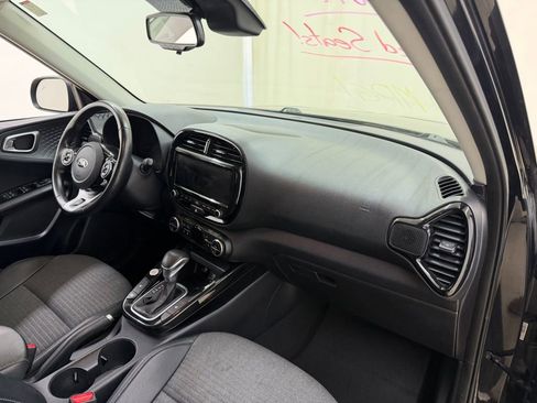 Used 2020 Kia Soul EX FWD image 10