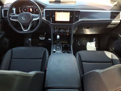 Certified 2023 Volkswagen Atlas Cross Sport SEL R-Line image 25