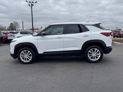 Used 2024 Chevrolet TrailBlazer LS w/ LS Convenience Package image 6