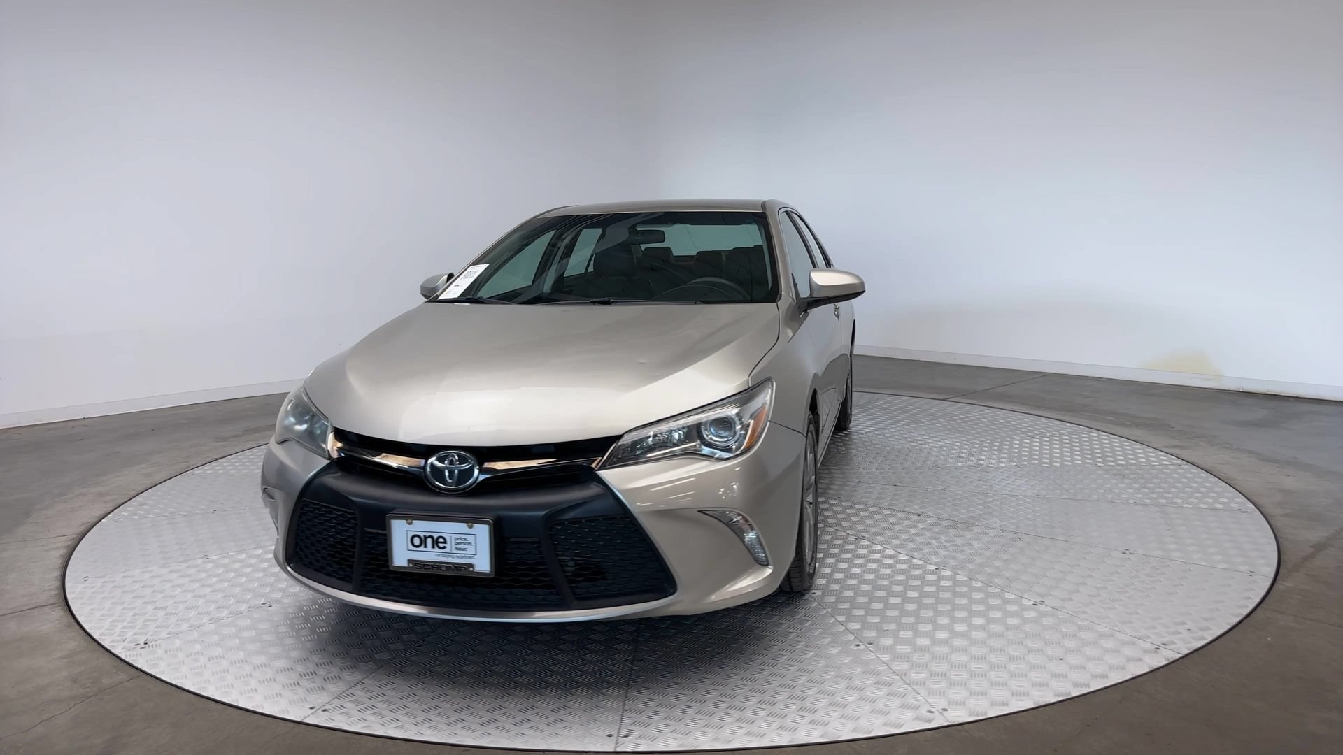 Used 2016 Toyota Camry SE FWD image 3