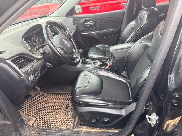 Used 2020 Jeep Cherokee Latitude Plus w/ Cold Weather Group AWD/4WD image 15