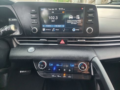 Used 2021 Hyundai Elantra SEL image 26