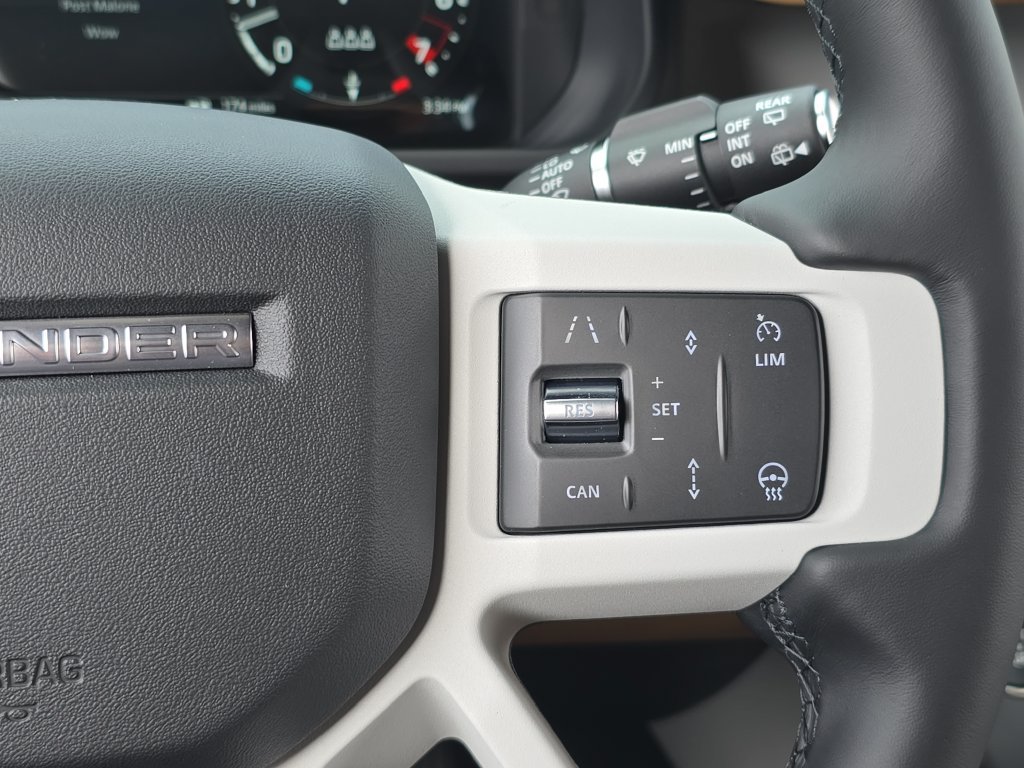 New 2026 Land Rover Defender 110 X-Dynamic SE AWD/4WD image 18