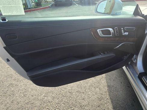 Used 2014 Mercedes-Benz SL 550 image 16